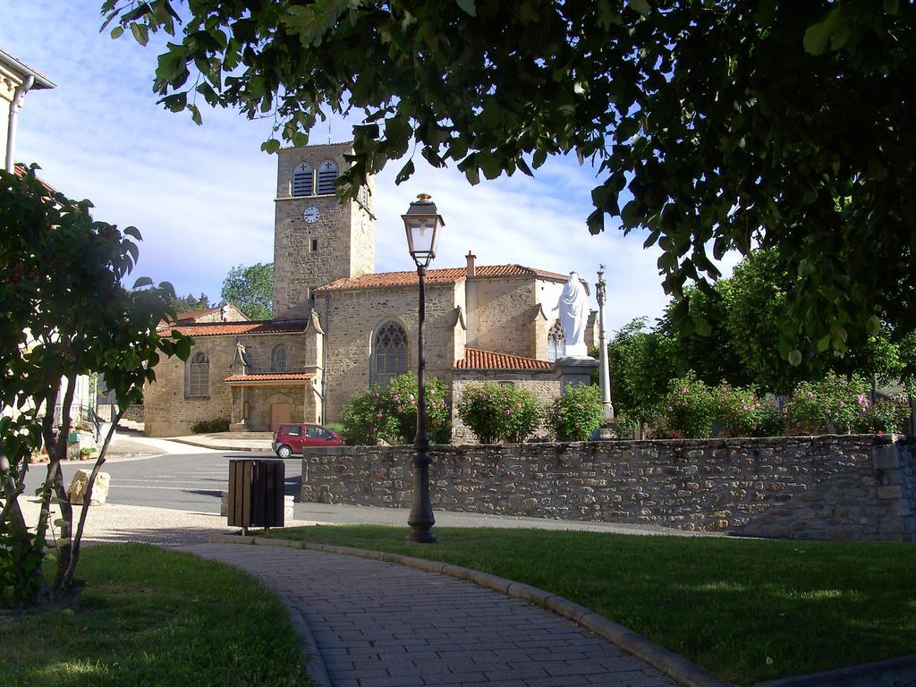 Cellier De La Fontaine Villa Saint-Georges-en-Couzan Szoba fotó