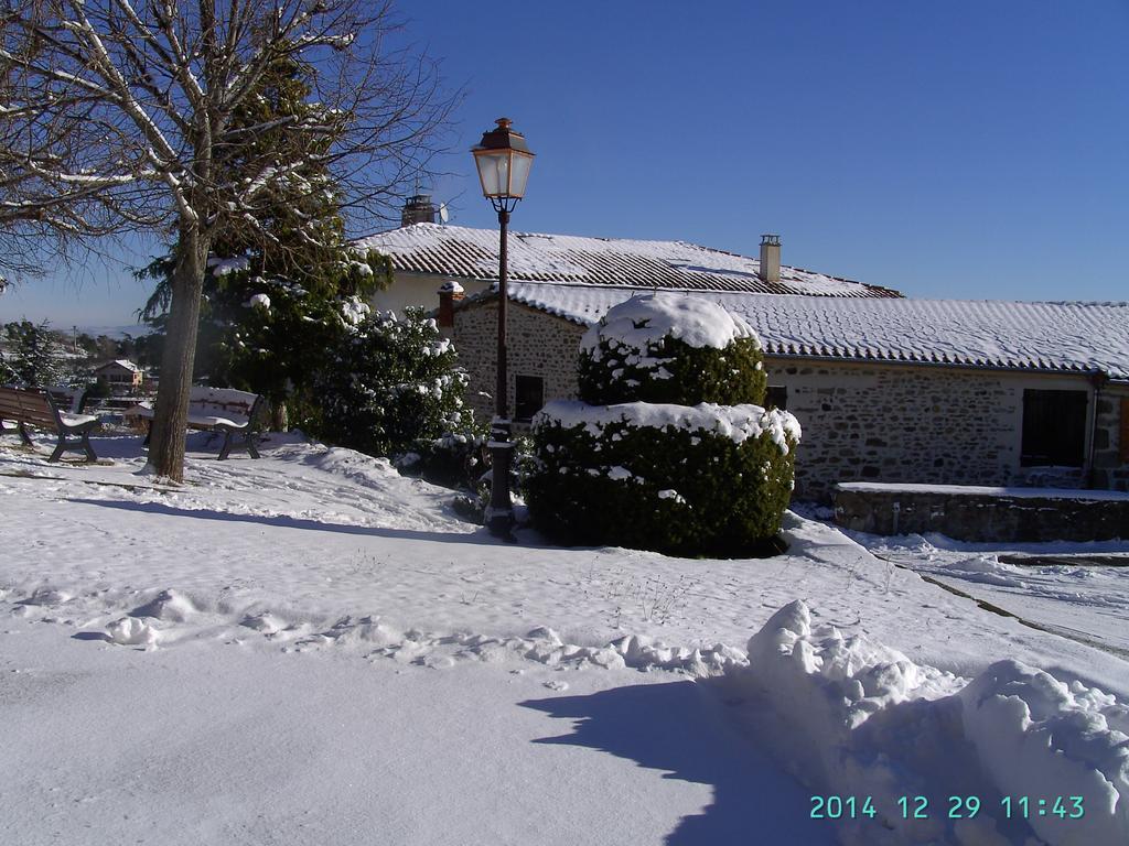 Cellier De La Fontaine Villa Saint-Georges-en-Couzan Szoba fotó